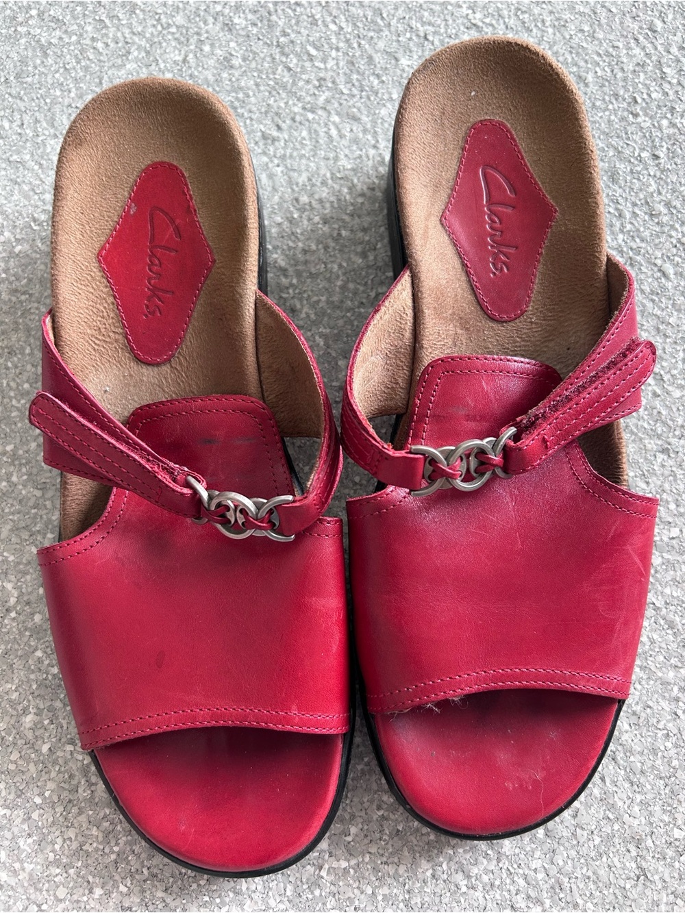 Clarks Women’s Red Leather Adjustable Buckle Sandals Size 9M